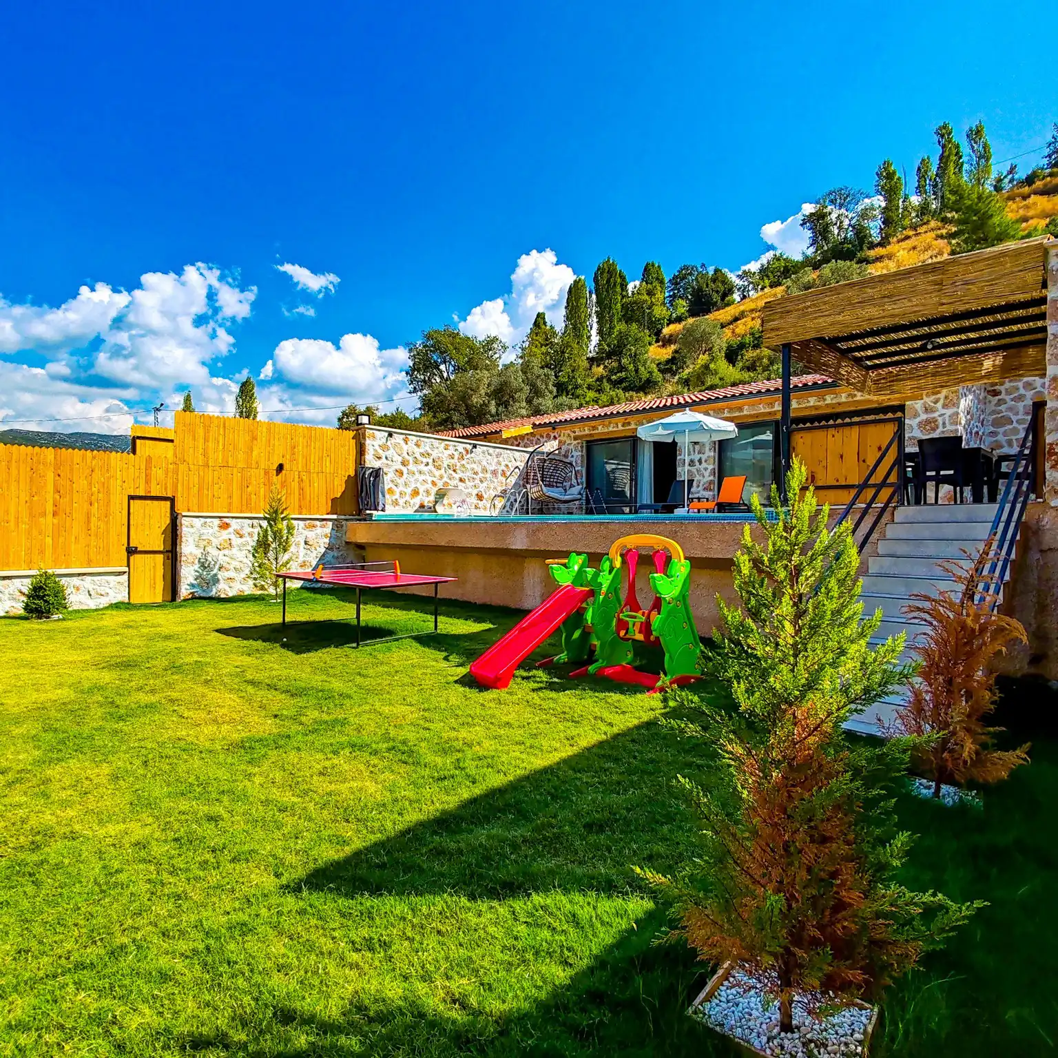 Villa Green Garden-1