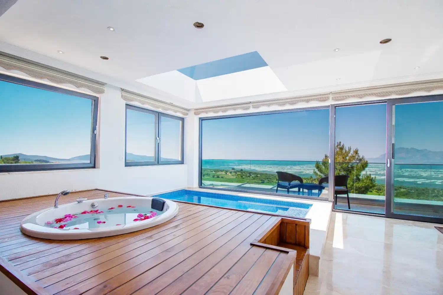 Kalkan'da Korunaklı Villa Tatili
