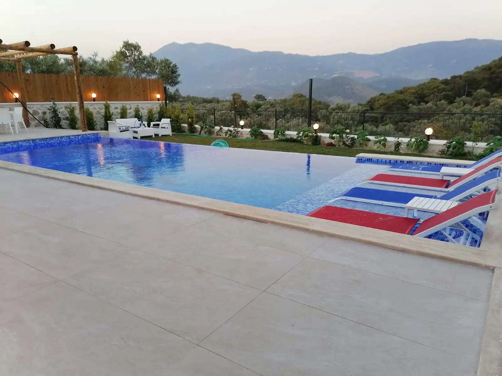 Karmaşadan ve Gürültüden Uzak