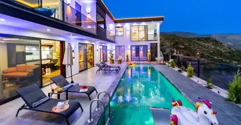 Villa Water Moon