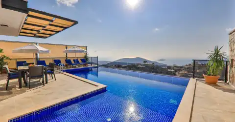 Villa Blue Star