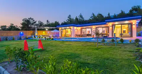 Villa Sahra