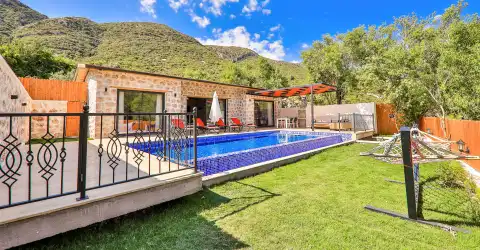 Villa Payam Hacioglan