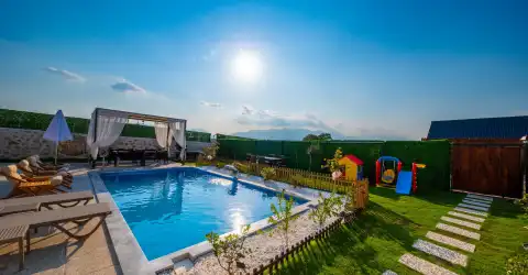 Villa City Of The Night Tas Ev-2