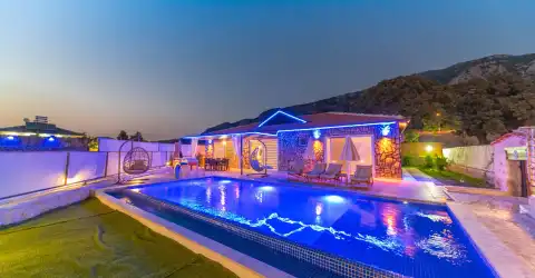 Villa City Of The Night Tas Ev