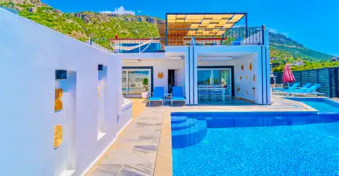 Villa Charm