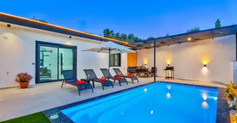 Villa Nar Çiçeği Üzümlü