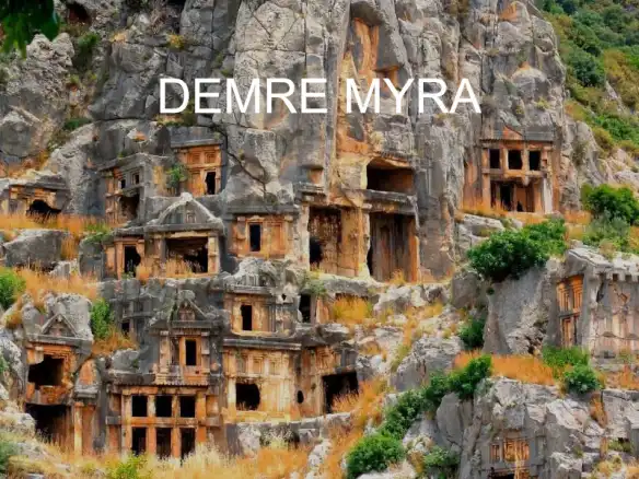 Yine Antalya, yine bir tarihi doku, yine bir kültürel miras bölgesi Demre Myra. Antalya’nın Demre ilçe sınırları içinde bulunan Myra Antik Kenti, Likyalılardan günümüze tüm ihtişamıyla gelmeyi başarmış ülkenin kültürel miraslarından biri. Mağara şeklinde mezarlardan oluşan yapı, zamanında Roma ve Bizans imparatorluğunun hüküm sürdüğü bir alan. Hüküm sürmüş imparatorlukların da izini bünyesinde barındıran Myra, İ.Ö 5. Yy’dan beri bölgene varlığını sürdürmekte, baş döndüren ihtişamıyla. Tarihe ve tarihsel mirasa meraklıysanız Demre Myra sizi fazlasıyla memnun edip, gezi anılarınıza unutulmayacak tecrübe ekleyeceğiniz bir yer. Ayrıca bölge, Likya döneminde en büyük altı kentten biri. Likyalılar, dini ve idari yönden gelişmiş bir uygarlık olup, varlık gösteren zengin iş adamlarının desteğiyle birçok yapı inşa edilerek günümüze kültürel miras olarak kalmaları sağlanmış. Demre Myra da bu kültürel mirasların başında gelerek, bölgenin bu anlamda ziyaretçi çekmesini sağlayan gözde tarihi destinasyonlarından. Sarp kayalar oyularak ve mimari olarak işlenerek meydana gelen Myra Antik Kenti, ziyaretçilerine de hayran dolu gözlerle izleyecekleri görsel bir ziyafet sunuyor. Günümüze ulaşan kalıntılar içinde antik tiyatro da yer almakta. Özellikle Aziz Paul ve dostlarının uğrak yeri olduğu için ise Hristiyanlar için hem kutsal hem de özel bir anlam taşımakta. Ancak dini bir ayrım yapmadan kültür ve tarih tutkunları için de görülmesi gereken, görüldükten sonra ise unutulmayacak bir anı olarak kendine yer edinen değerli bir kent. Eğer gezi ve tatillerinizde bol bol fotoğraf çekerek anı biriktirmeyi seven bir gezginseniz, Myra Antik Kenti kayaların içindeki varlığıyla albümünüzde kendine başköşe oluşturacak, her bir karede tarihi bir koku alacağınız şahane bir miras. Saygı duruşunu hak eden bu tarihi yapı, zamanında kent olarak kullanılıyor ve bunu bilmek ziyaretçilerinde şaşkınlık uyandıran bir merak oluşturuyor. Yüzyıllar öncesinde mimari anlamda bu kadar ileri olan bir uygarlık, doğaya herhangi bir zarar vermeden oluşturulmuş bir yerleşim alanı. Doğaya saygılı, korunaklı, dikkat çekici, sağlamlığı ile günümüze ulaşmış bir başyapıt. Sizce de hayranlık duyulacak gibi değil mi? Demre, Myra Antik Kenti başta olmak üzere; Noel Baba Kilisesi, Andriake Kuş Cenneti, Çayağzı Plajı, Heroon Anıtı, Soura Antik Kenti de bölgede görülmesi gereken tarihi ve kültürel alanlardan sadece bir kaçı. Likyalılar idari yönden gelişmişliğinin yanında dini olarak da önemli bir merkez olması, bölgede kilise ve lahitlerin de varlığını destekler nitelikte. Myra Antik Kenti’ni günün her saati görüp fotoğraflayabilirsiniz. Ancak akşam güneşinin etrafı saran kızıllığının, ağaçların arasında süzülerek yansıttığı renk Myra’yı tarif edilemez güzelliklere boğuyor. Ziyaretiniz esnasında ne demek istediğimizi anlayacak ve bize hak vereceksiniz. Tarih meraklıları Demre Myra’yı görmeden Antalya’dan ayrılmayın. Myra Antik Kenti’ne giriş ücretli ancak müzekartı da geçerli.