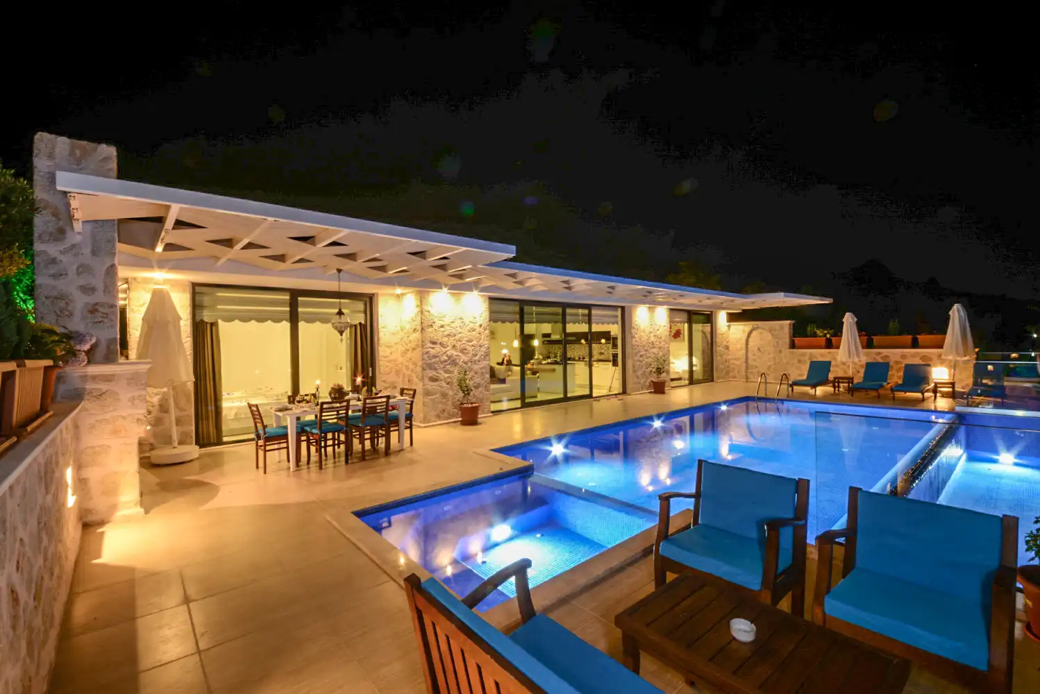 Balayı İçin Muhafazakar Villalar