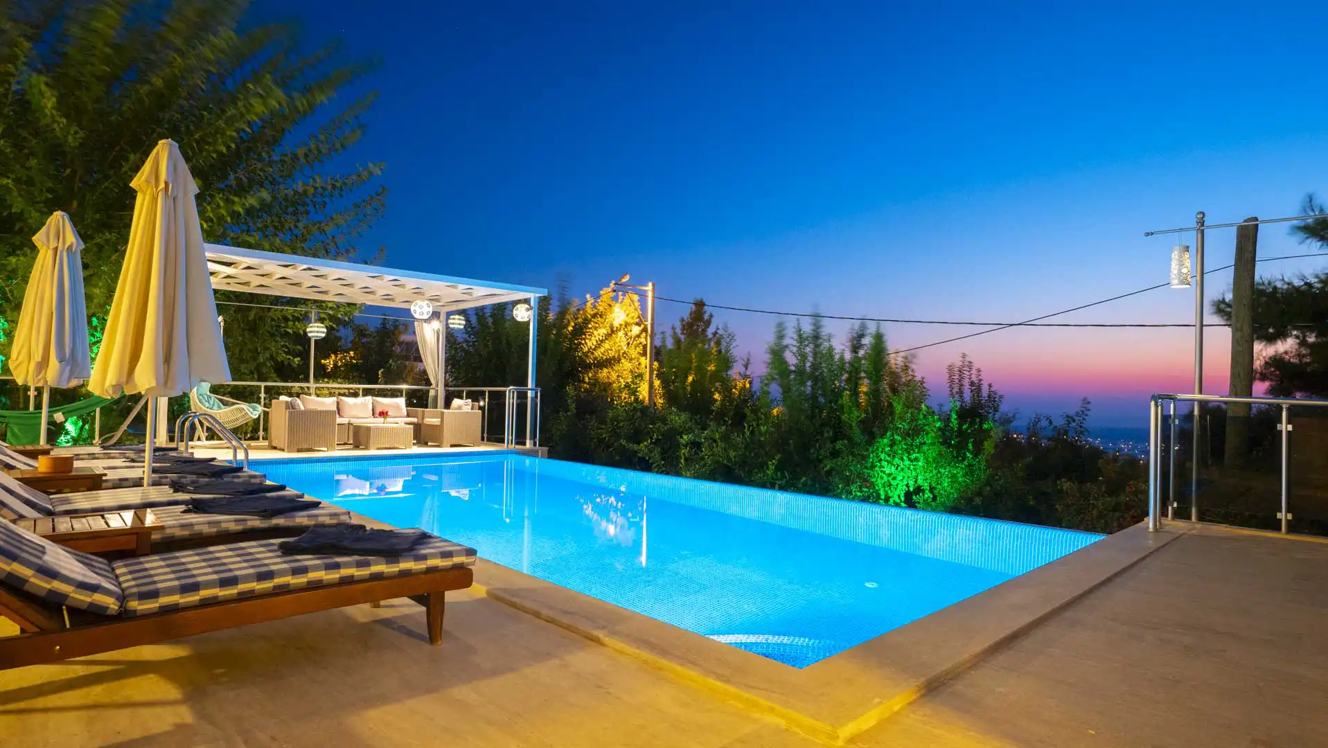 Villa Aref
