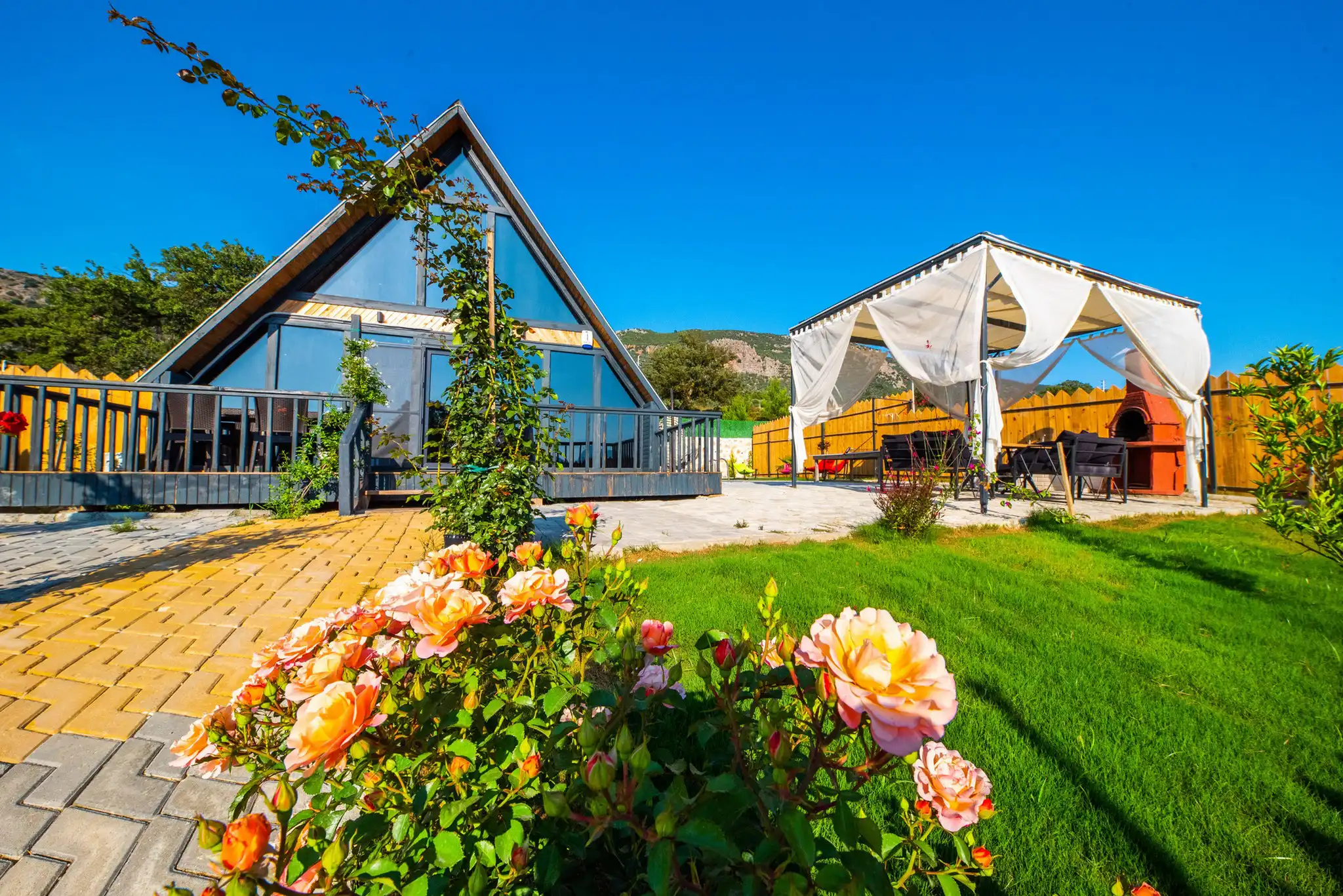 Villa City Of The Night-1