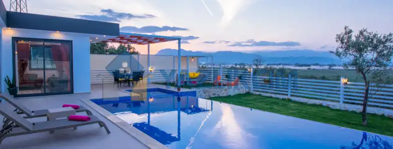 Villa Nar Çiçegi