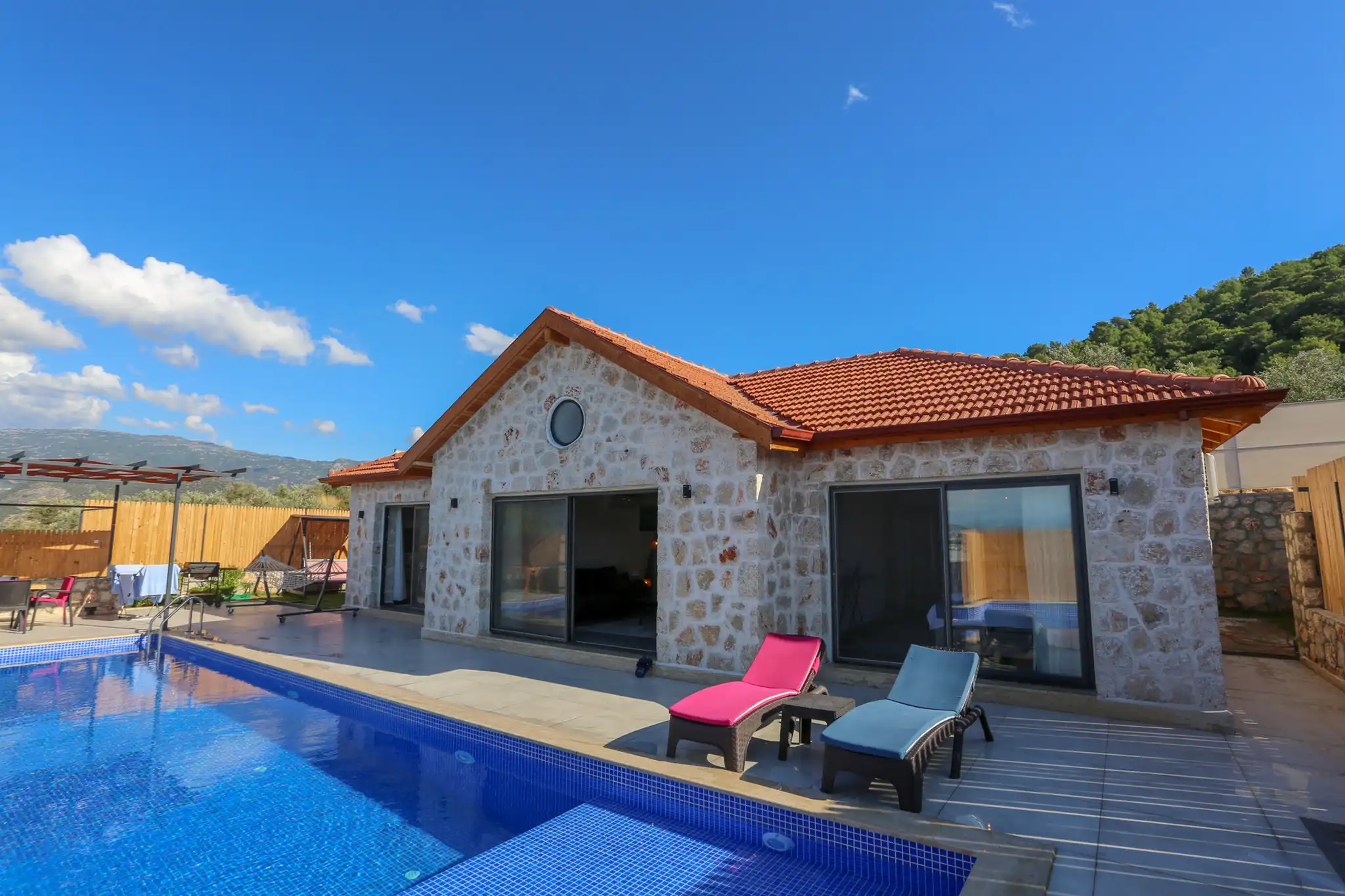 Farklı Mimari Özelliklerde Kiralık Villalar