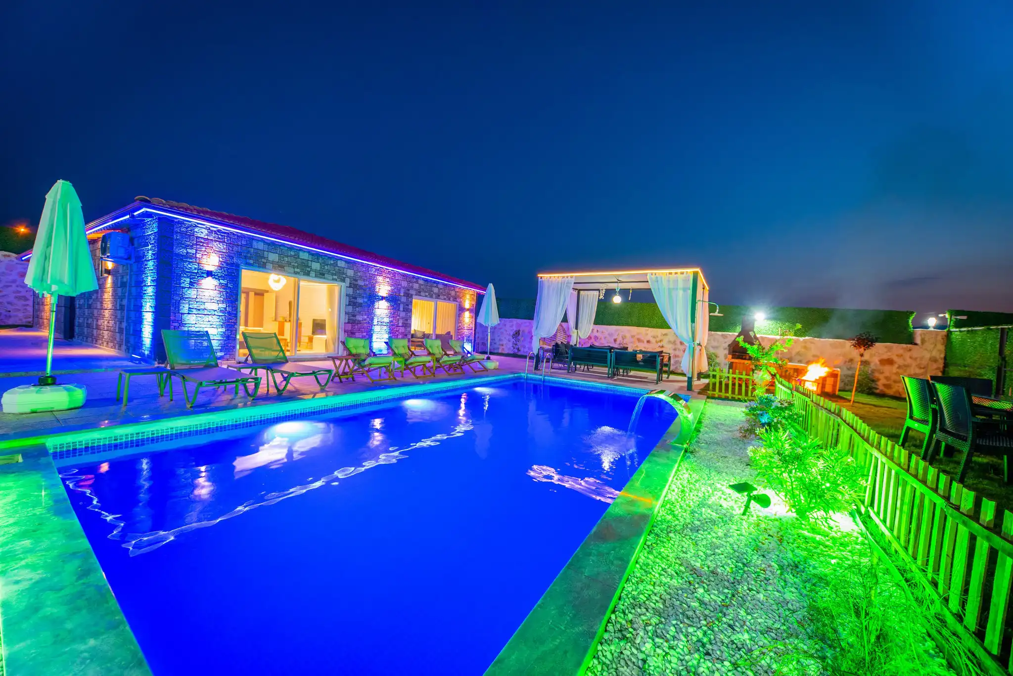 Villa City Of The Night Tas Ev-2