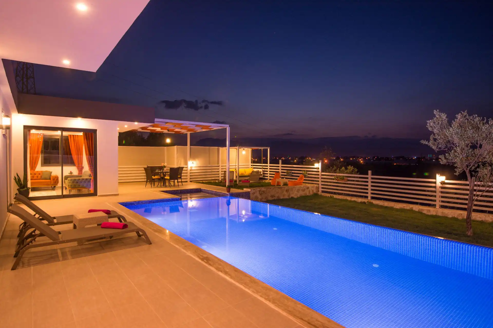 Villa Nar Çiçegi