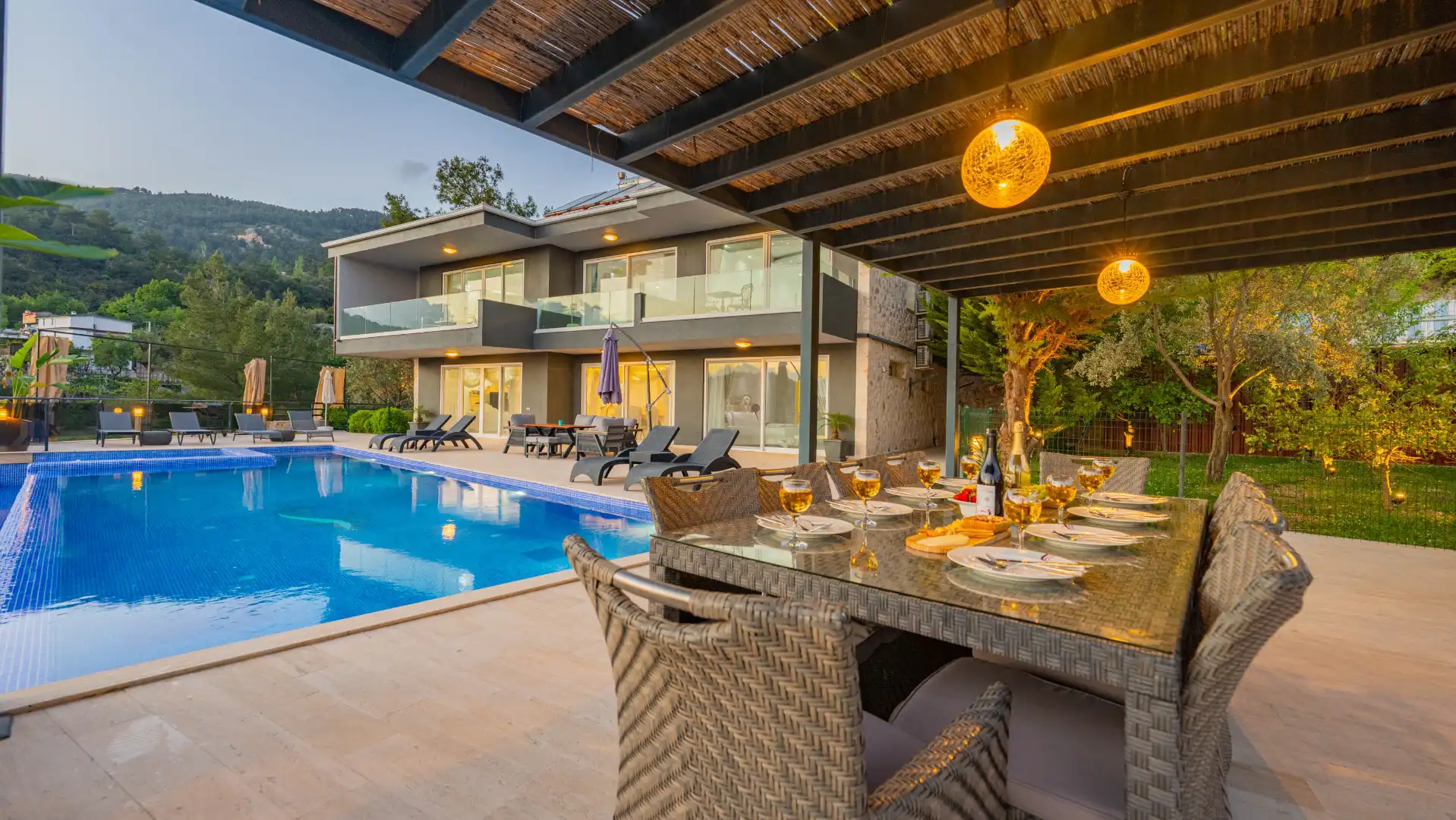 Villa Velaris